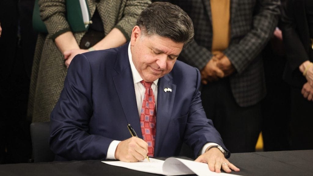 Illinois Gov. Approves Tax, Kalshi Expands to Canada